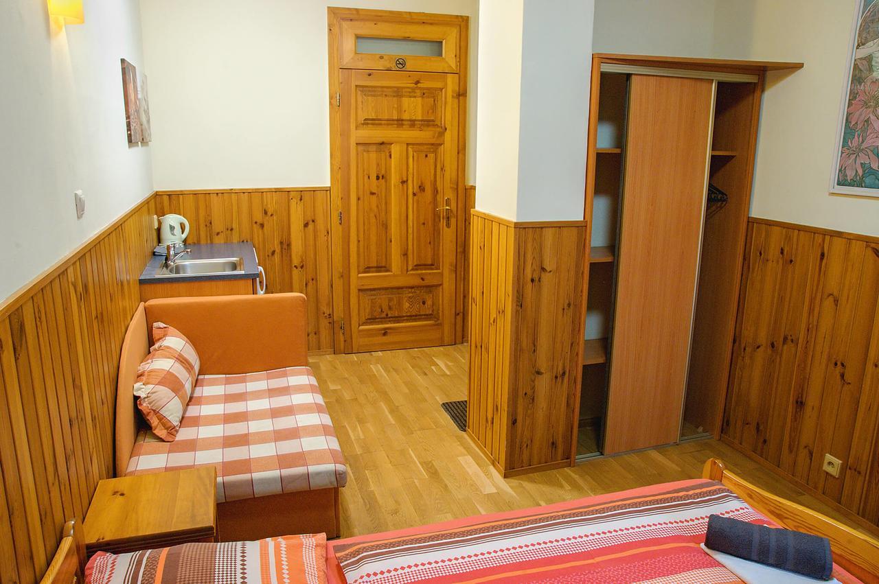 Penzion Pod Branou Poprad Buitenkant foto