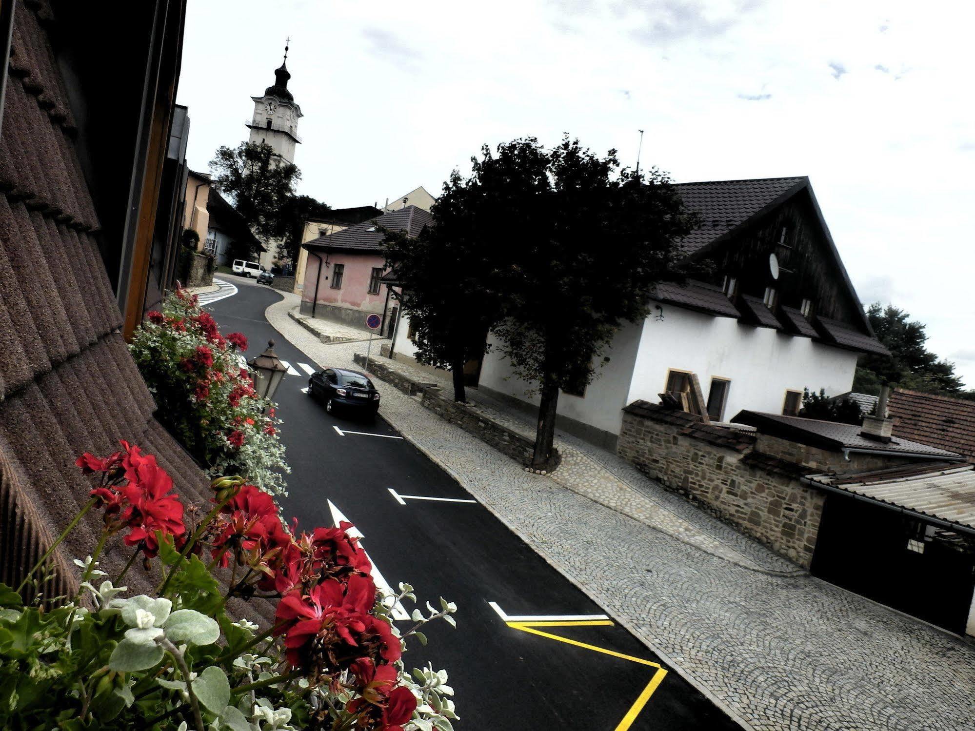 Penzion Pod Branou Poprad Buitenkant foto